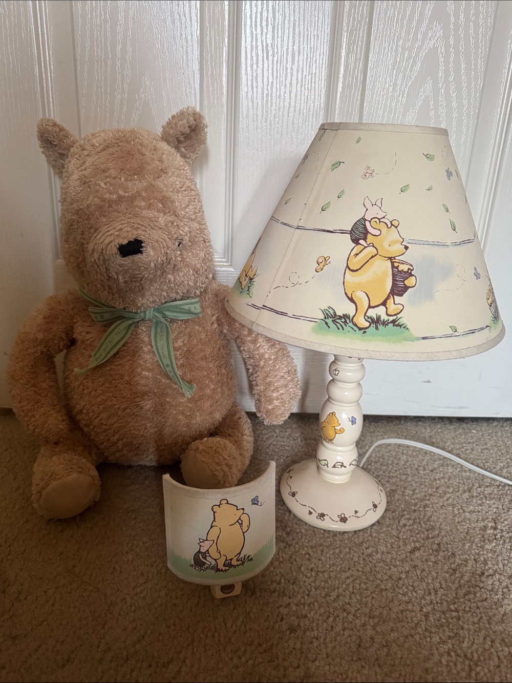 Winnie the Pooh Cream Table Lamp with Nightlight - Classic Nursery Accent. Used